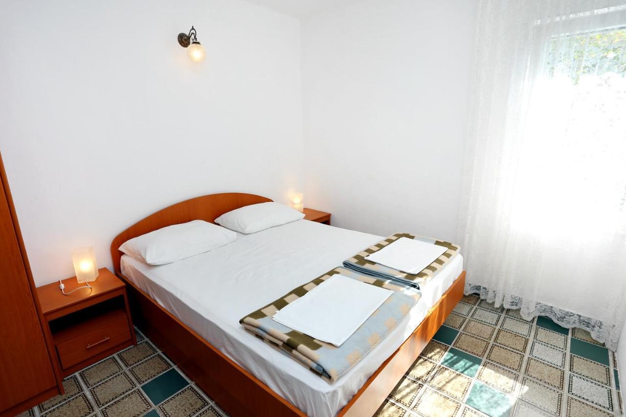 Apartments By The Sea Pisak, Omis - 1014 Exterior photo