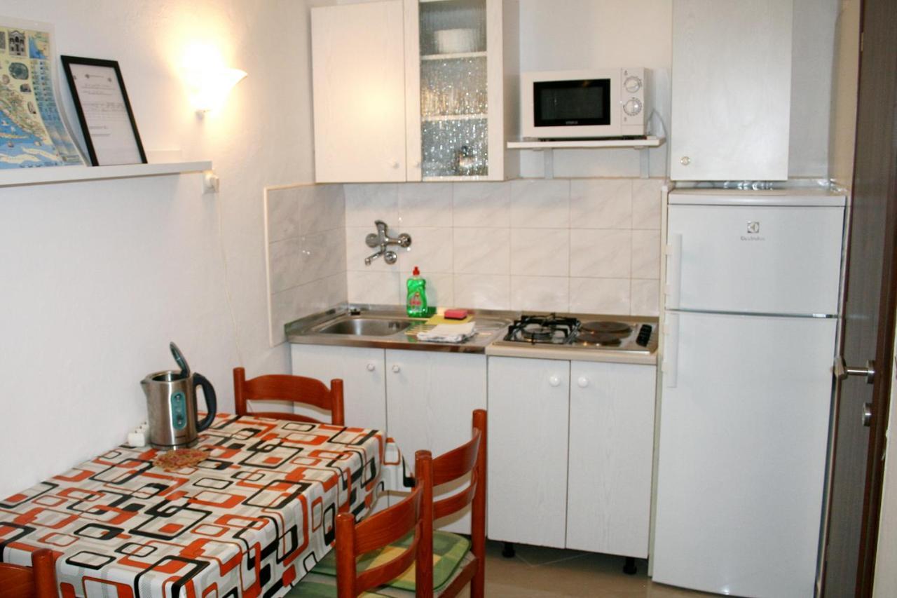 Apartments By The Sea Pisak, Omis - 1014 Exterior photo